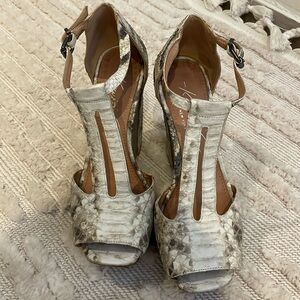 Snake skin sandals perfect for summer.